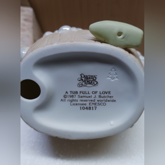 Precious Moments 1987#104817 "A Tub Full of Love" & 1995#1432 Garden of Friends - Picture 13 of 13